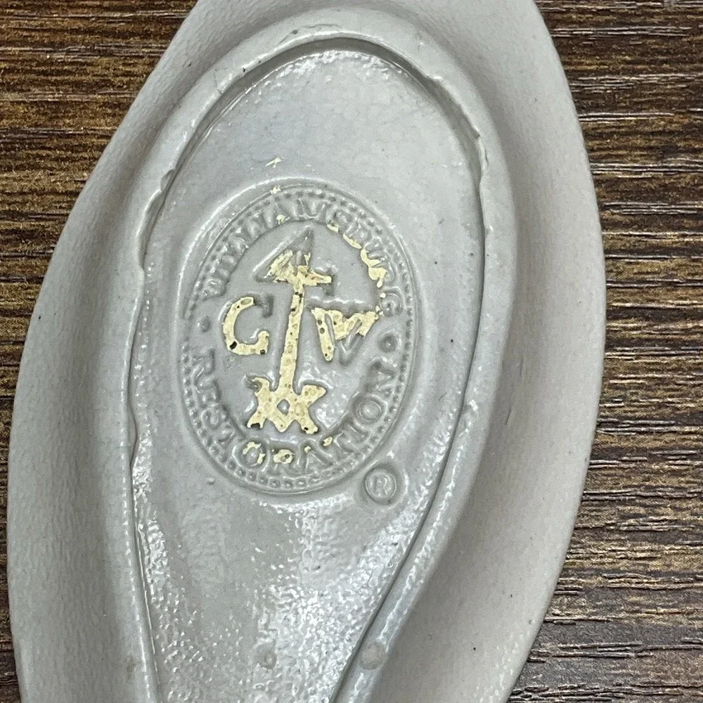 Williamsburg Pottery this vintage